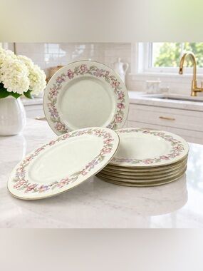 Castleton Fantasy Dinner Plates 10 3/4” Gold Trim Floral Set 8 USA Vintage